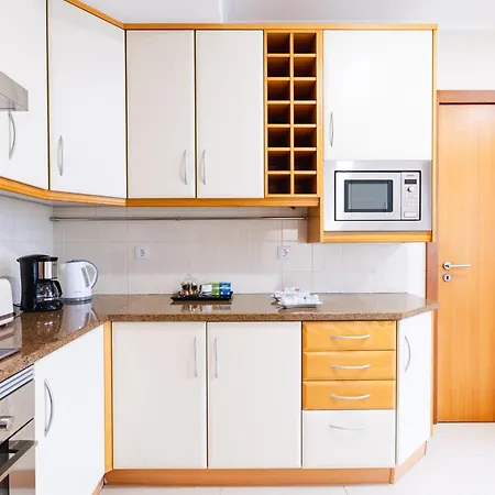 Deluxe Marina *